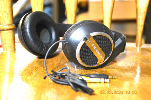New never used sennheiser - new,